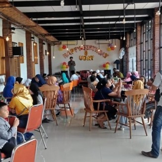 Meeting Room Restoran Cafe di Denpasar