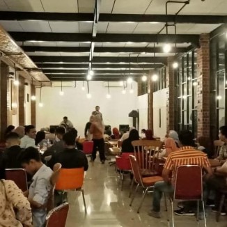 Meeting room Restoran Cafe di Denpasar